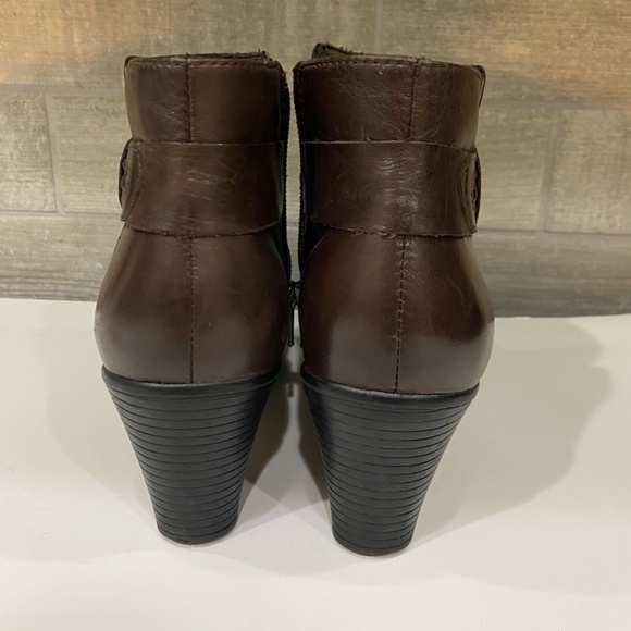 Clarks Ankle Boot- Sz‎ 7-Brown - Picture 3 of 9